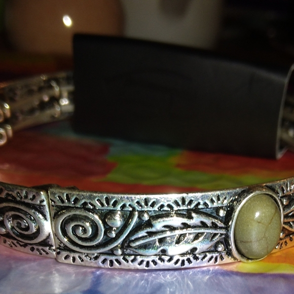 PAPARAZZI WILD WEST STORY GREEN BRACELET - Picture 7 of 15